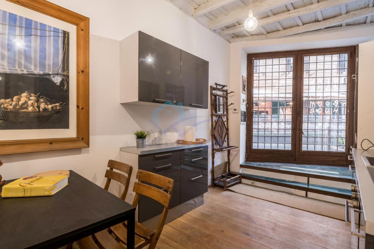 Cozy Entire Apt Close To Piazza Trilussa Roma Exterior foto